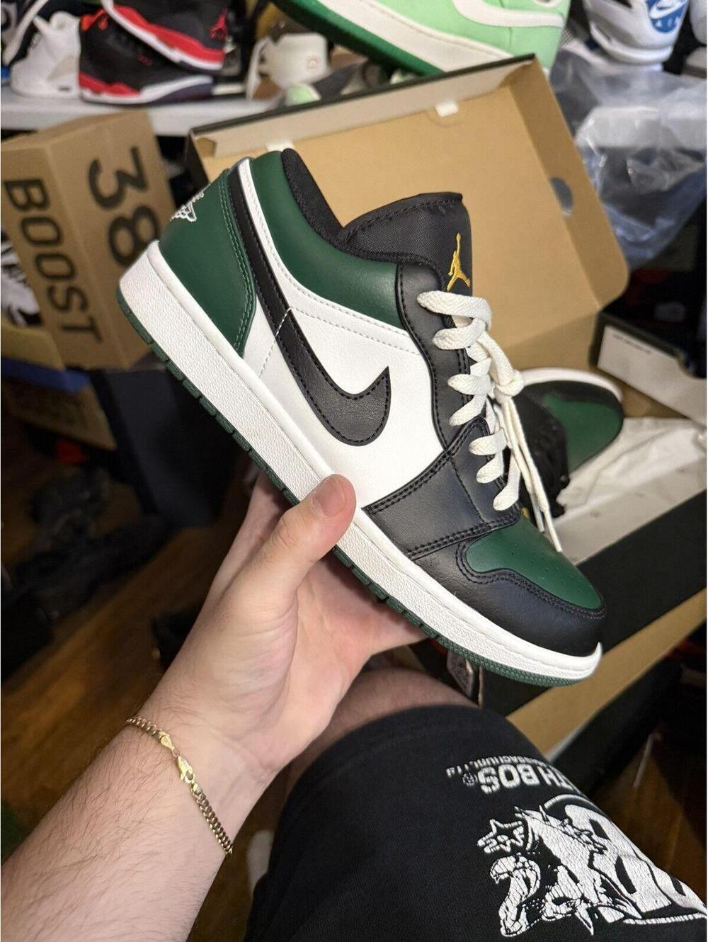 Jordan retro 1 low pine green sz 9